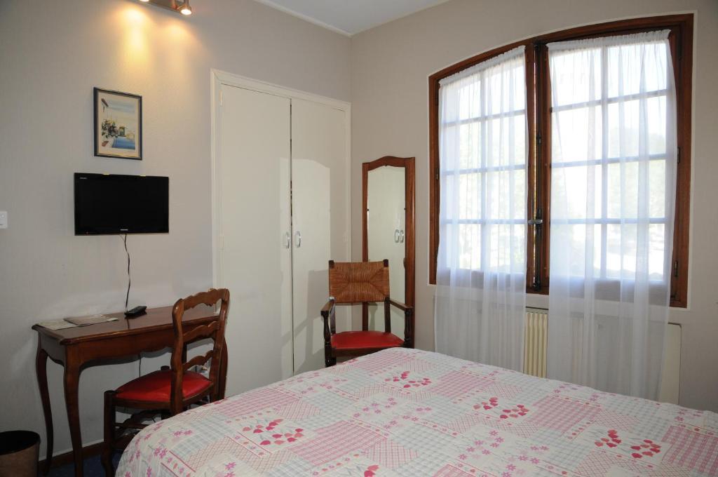 Hotel Grand Du Cours 3*